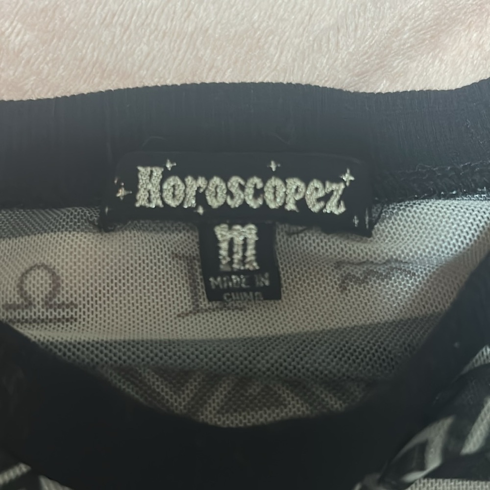Black and White Mesh Long Sleeve Tee - Picture 3 of 3
